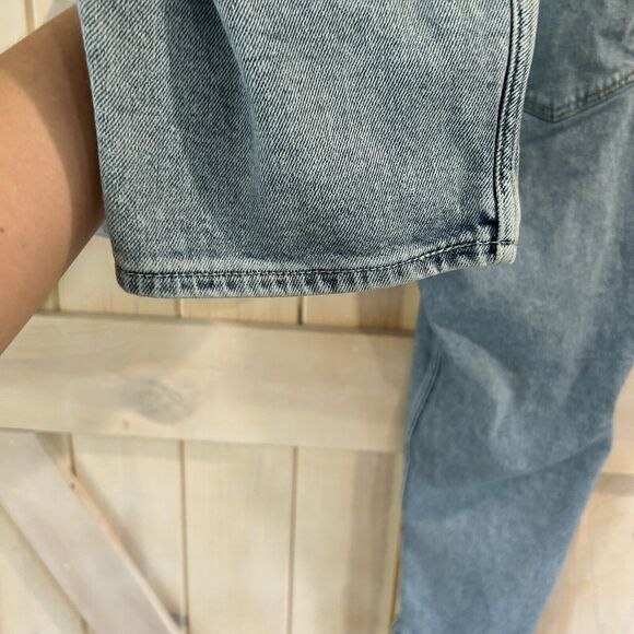 Hollister Curvy High-Rise Mom Jean 15R or 32x27 Light Wash Capri Stone Wash - Picture 7 of 15